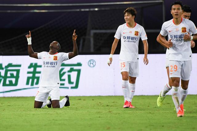 以下克上！中国男足1-0爆冷，等了7年，短短15天双杀沙特